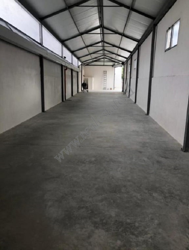 Warehouse for rent in&nbsp;Rrugen Ramazan Begu, Mjulle Bathore, in Tirana, Albania.
The warehouse i